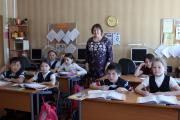 Учитель Любовь Павловна Кузнецова ведет урок русского языка
