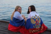 Девушки на пристани: «Теперь мы россиянки!»