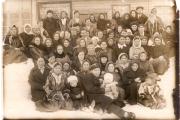 Совещание женщин, 1936 год. Яков Хатанзейский – в центре,   в первом ряду