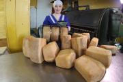 Каратайский хлеб любят даже в городе / Фото автора