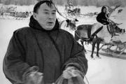 Леонид Лапцуй много времени проводил среди оленеводов и рыбаков / Фото из семейного архива