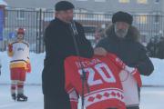 В 2009 году на открытие городского стадиона приезжал олимпийский чемпион Владислав Третьяк / Фото из архива «НВ»