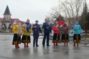 На главной площади жемчужины Арктики прозвучала патриотическая песня / Фото Управления Росгвардии по НАО