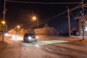 Светящаяся зебра облегчает жизнь пешеходам и водителям / Фото Александры Берг