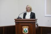 Перед процедурой избрания Ирина Гехт представила своё видение развития округа / Фото Екатерины Эстер