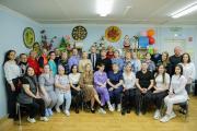 Коллектив Пустозерского дома-интерната накануне 90-летия. Здесь случайные сотрудники не задерживаются / Фото из архива Пустозерского дома-интерната