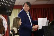 Денис Чефанов проводит мастер-класс в Детский школе искусств НАО / Фото автора