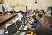 Депутаты окружного Собрания приняли 11 законов на очередной сессии / Фото Алексея Орлова