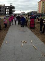 Активисты «Томлуна» организовали для детей игровые площадки в новом микрорайоне