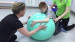 Для успеха терапии важен личный контакт / Фото РОО «Особое детство в НАО»
