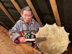 Заполярный шаман впервые за семь лет прибыл на родную землю / Фото Петра Валея