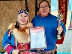 Умельцы Александр Ледков и Маргарита Латышева получили Гран-при в номинации «Лучший  народный мастер» / Фото ЭКЦ НАО