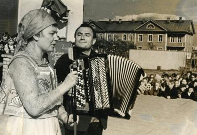 Галина Шалькова и Григорий Пономаренко. 1964 г., одно из первых исполнений песни о Нарьян-Маре
