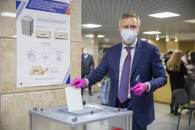 Чтобы принять участие в голосовании необходим только паспорт / Фото Алексея Орлова