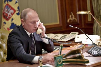 Владимир Путин беседует с Джозефом Байденом / Фото kremlin.ru