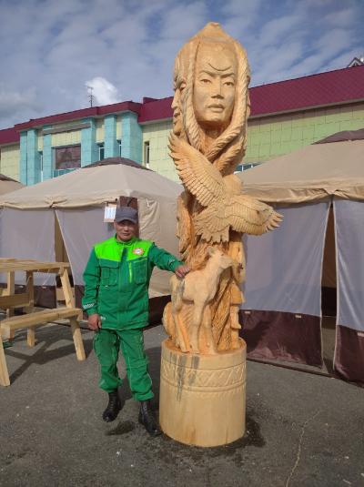 Мастер из Ненецкого округа представил регион на десятом Международном фестивале-конкурсе парковой скульптуры «Легенды Севера» / Фото предоставлено героем материала