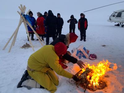Пламя огня священно для всех малочисленных народов / Фото Ирины Ханзеровой