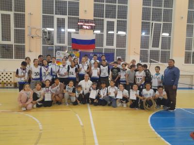 Юные спортсмены с наставниками / Фото предоставлено Мариной Ледковой