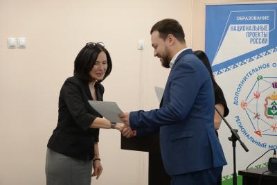 Антон Пустовалов поблагодарил педагогов / Фото автора