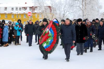 И с благодарностью в сердцах мы вспомним всех бойцов отважных / Фото Екатерины Эстер