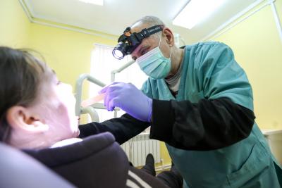 Необходимо проводить профосмотры у врача не реже двух раз в год / Фото Алексея Волкова