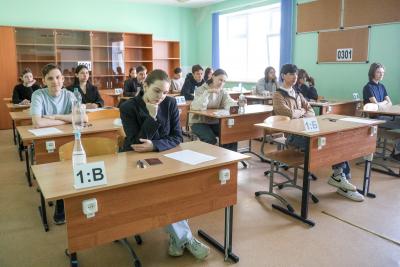Свои результаты участники ЕГЭ по математике профильного и базового уровня узнают не позднее 9 июня в личном кабинете на официальном сервисе проверки ЕГЭ / Фото Екатерины Эстер