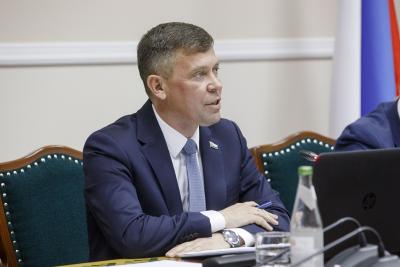 Одно из важнейших направлений в работе комиссии – рассмотрение проекта окружного бюджета и внесение в него изменений в течение года / Фото предоставлено пресс-службой Собрания депутатов НАО