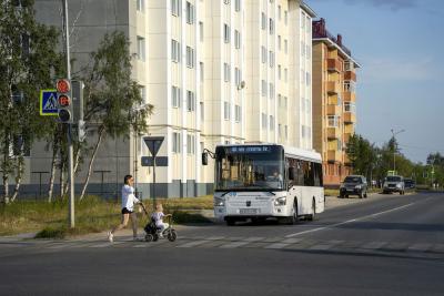 Водители Нарьян-Марского АТП всегда соблюдают правила дорожного движения / Фото Алексея Орлова