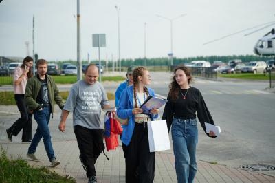 Волонтёры сопровождали участников форума с первого дня до самого закрытия / Фото пресс-службы форума