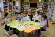 В Красном любят читать хорошие книги и мастерить на досуге / Фото библиотеки посёлка Красное