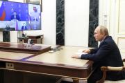 Президент считает, что нужен комплекс мер по поддержке семей с детьми / Фото kremlin.ru