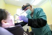 Необходимо проводить профосмотры у врача не реже двух раз в год / Фото Алексея Волкова