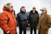 Во время поездки в Тельвиску обсудили целый ряд вопросов села / Фото Александры Берг