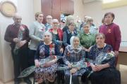 Общее фото на память: труженица тыла Татьяна Антоновна Кислякова (в центре), дети войны и активные члены Общества / Фото автора