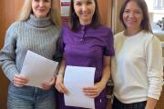 Соглашение о дружбе. Председатель Ненецкого отделения РКК Наталья Михеева, завлабораторией тканевого типирования РосНИИГТ Елена Хромцова и директор Центра развития донорства костного мозга Любовь Белозёрова / Фото РосНИИГТ