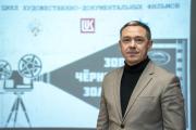 Режиссёр и сценарист цикла фильмов «Зов чёрного золота» Алексей Савенков на презентации проекта. Клуб «Созвездие» п. Искателей, 20.03.2025 г. / Фото Алексея Орлова