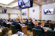 Совещание проводит первый заместитель председателя Совета Федерации Владимир Якушев / Фото пресс-службы Совета Федерации