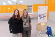 Активные зрители Катя Михеева и Яна Ледкова / Фото автора