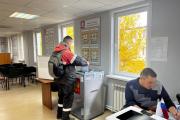 Избирательный участок в вахтовом посёлке Харь­ягинский / Фото Избиркома НАО
