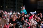 На вечерний концерт пришли сотни людей / Фото Екатерины Эстер