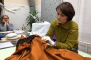 Наталья Поярова за 22 года работы  в музее отреставрировала около ста предметов / фото Из архива Музейного объединения НАО
