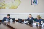 На профильной комиссии депутаты внесли изменения в окружной закон о праздничных днях и памятных датах / Фото Игоря Ибраева