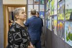 Все желающие могли посмотреть рисунки, представленные на конкурс «Геология глазами детей» / Фото Алексея Орлова