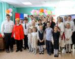 До свидания, школа!  В этом году в Амдерме двое выпускников / Фото Алины Выучейской