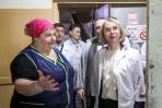 Инженер-технолог Елена Севостьянова очень любит своё дело и рассказывает о нём с горящими глазами / Фото Екатерины Эстер
