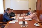 Обсуждение важного вопроса / Фото Пресс-службы Министерства РФ по развитию Дальнего Востока и Арктики