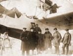 Иван Крестьянов с товарищами у самолёта МБР-2, приблизительно 1939–1940 гг. / Фото Из архива С.В. Козлова