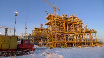   Строительство комплекса по утилизации попутного газа  на Харьяге, фото 2014 г.