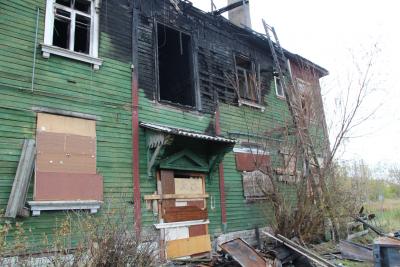 Погорельца снесут не скоро