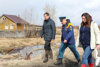 Губернатор в Великовисочном / Фото Антона Тайбарея